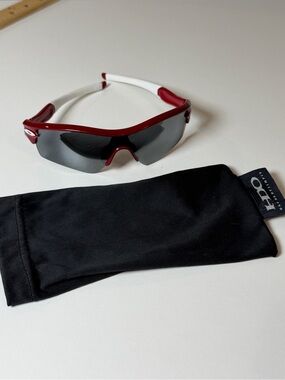 OAKLEY RADAR RANGE TEAM RED W/ BLACK IRIDIUM STRAIGHT STEM SUNGLASSES AUTHENTIC